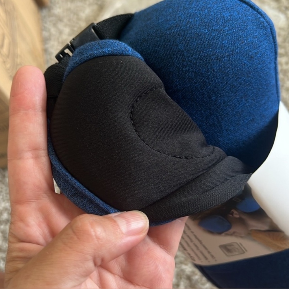 Dot & Dot 2 in 1 Travel Pillow with Eye Mask - Picture 5 of 12